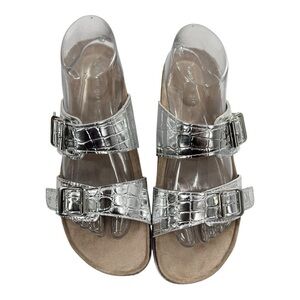 Steve Madden Metallic Silver Croc-Embossed Sandals Slip-On Size 9.5 Brand New
